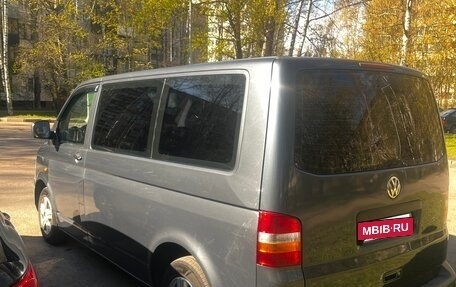 Volkswagen Transporter T5 рестайлинг, 2004 год, 850 000 рублей, 2 фотография