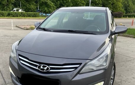 Hyundai Solaris II рестайлинг, 2015 год, 1 300 000 рублей, 6 фотография