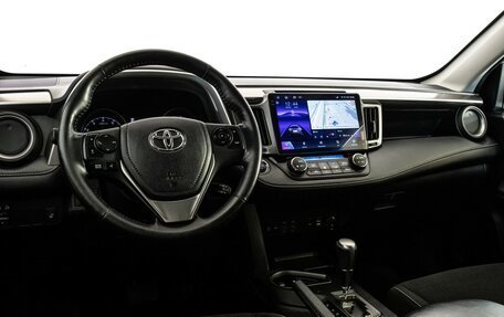 Toyota RAV4, 2018 год, 2 249 000 рублей, 11 фотография