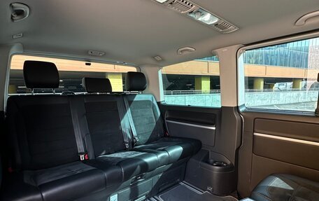 Volkswagen Multivan T6 рестайлинг, 2015 год, 3 800 000 рублей, 7 фотография