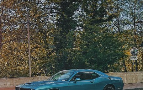 Dodge Challenger III рестайлинг 2, 2013 год, 2 200 000 рублей, 2 фотография