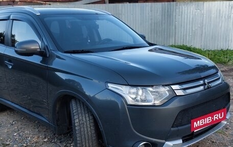 Mitsubishi Outlander III рестайлинг 3, 2014 год, 1 250 000 рублей, 8 фотография