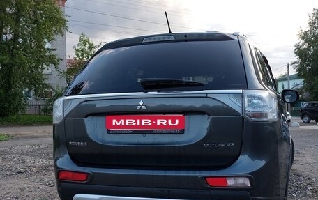Mitsubishi Outlander III рестайлинг 3, 2014 год, 1 250 000 рублей, 5 фотография