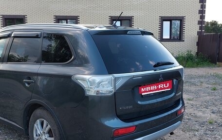 Mitsubishi Outlander III рестайлинг 3, 2014 год, 1 250 000 рублей, 4 фотография