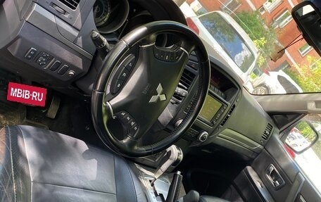 Mitsubishi Pajero IV, 2011 год, 2 235 000 рублей, 10 фотография