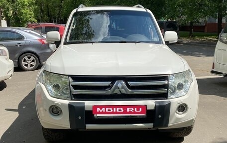 Mitsubishi Pajero IV, 2011 год, 2 235 000 рублей, 2 фотография