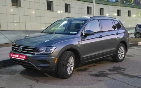 Volkswagen Tiguan II, 2018 год, 1 700 500 рублей, 3 фотография