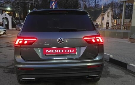 Volkswagen Tiguan II, 2018 год, 1 700 500 рублей, 2 фотография