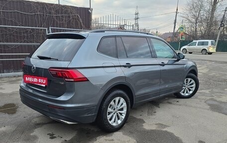 Volkswagen Tiguan II, 2018 год, 1 700 500 рублей, 14 фотография