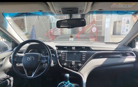 Toyota Camry, 2019 год, 2 150 000 рублей, 3 фотография