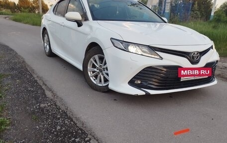 Toyota Camry, 2019 год, 2 150 000 рублей, 12 фотография
