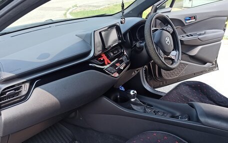 Toyota C-HR I рестайлинг, 2019 год, 1 750 000 рублей, 11 фотография