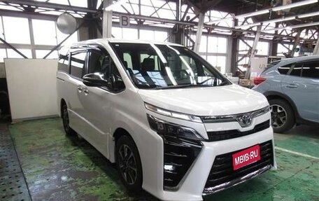 Toyota Voxy III, 2021 год, 2 240 400 рублей, 1 фотография
