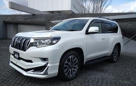Toyota Land Cruiser Prado 150 рестайлинг 2, 2022 год, 4 790 131 рублей, 2 фотография