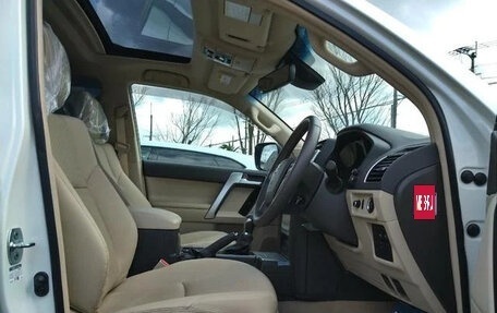 Toyota Land Cruiser Prado 150 рестайлинг 2, 2022 год, 4 790 131 рублей, 7 фотография