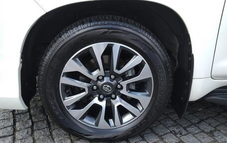 Toyota Land Cruiser Prado 150 рестайлинг 2, 2022 год, 4 790 131 рублей, 23 фотография