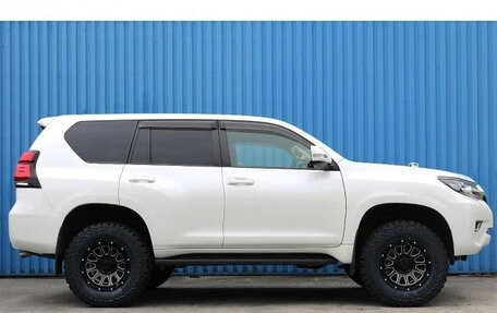 Toyota Land Cruiser Prado 150 рестайлинг 2, 2022 год, 3 625 123 рублей, 6 фотография