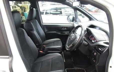 Toyota Voxy III, 2021 год, 2 240 400 рублей, 9 фотография