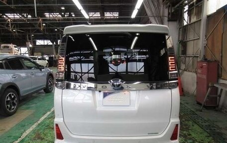 Toyota Voxy III, 2021 год, 2 240 400 рублей, 3 фотография