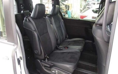 Toyota Voxy III, 2021 год, 2 240 400 рублей, 10 фотография