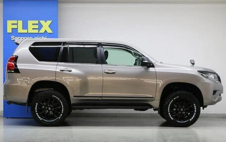 Toyota Land Cruiser Prado 150 рестайлинг 2, 2020 год, 3 520 123 рублей, 6 фотография