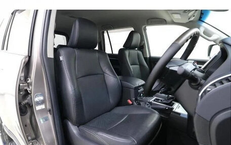 Toyota Land Cruiser Prado 150 рестайлинг 2, 2020 год, 3 520 123 рублей, 7 фотография