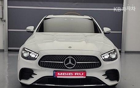 Mercedes-Benz E-Класс, 2021 год, 3 850 000 рублей, 2 фотография