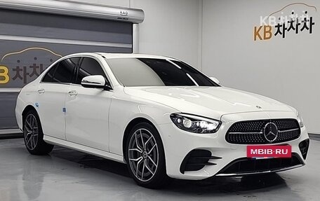 Mercedes-Benz E-Класс, 2021 год, 3 850 000 рублей, 4 фотография