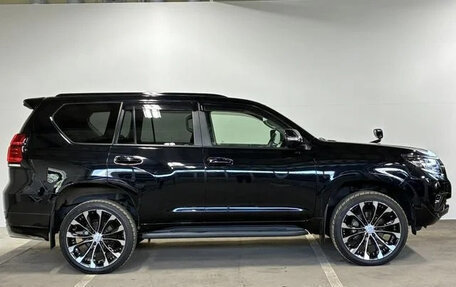 Toyota Land Cruiser Prado 150 рестайлинг 2, 2021 год, 3 489 123 рублей, 4 фотография