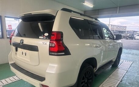 Toyota Land Cruiser Prado 150 рестайлинг 2, 2022 год, 3 562 123 рублей, 4 фотография