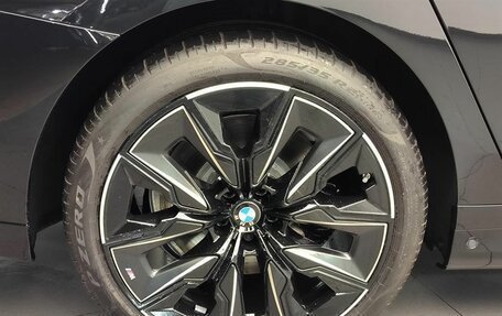 BMW 7 серия, 2025 год, 24 690 000 рублей, 26 фотография