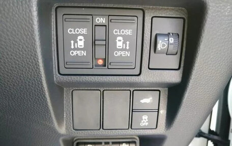 Honda Stepwgn, 2022 год, 2 485 131 рублей, 20 фотография