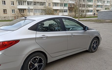 Hyundai Solaris II рестайлинг, 2014 год, 750 000 рублей, 5 фотография