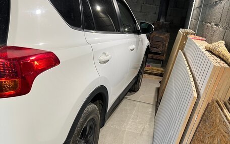 Toyota RAV4, 2013 год, 1 800 000 рублей, 2 фотография