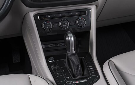 Volkswagen Tiguan II, 2018 год, 2 579 000 рублей, 12 фотография