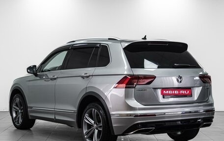 Volkswagen Tiguan II, 2018 год, 2 579 000 рублей, 2 фотография