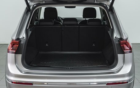 Volkswagen Tiguan II, 2018 год, 2 579 000 рублей, 21 фотография