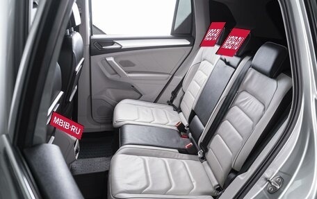 Volkswagen Tiguan II, 2018 год, 2 579 000 рублей, 9 фотография