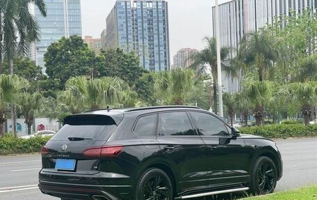 Volkswagen Touareg III, 2022 год, 4 950 011 рублей, 5 фотография