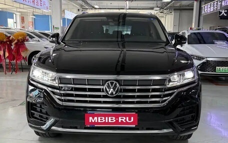 Volkswagen Touareg III, 2021 год, 3 500 000 рублей, 2 фотография