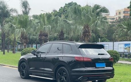 Volkswagen Touareg III, 2022 год, 4 950 011 рублей, 7 фотография