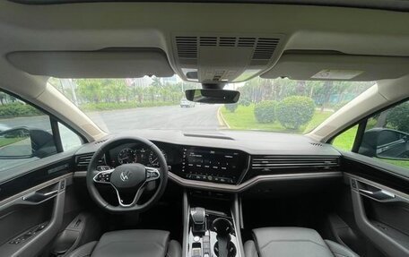 Volkswagen Touareg III, 2022 год, 4 950 011 рублей, 9 фотография