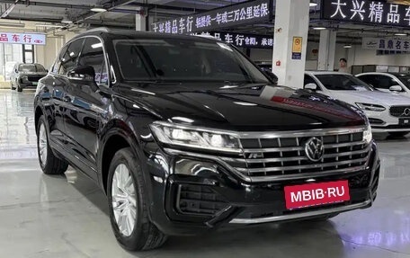 Volkswagen Touareg III, 2021 год, 3 500 000 рублей, 3 фотография