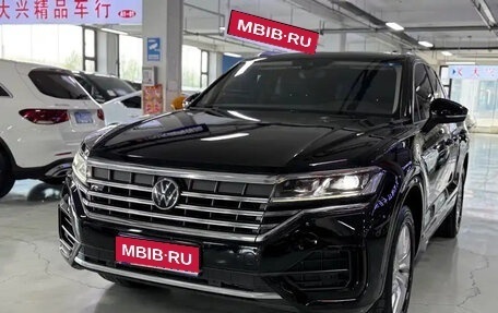 Volkswagen Touareg III, 2021 год, 3 500 000 рублей, 1 фотография