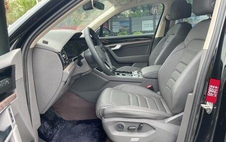 Volkswagen Touareg III, 2022 год, 4 950 011 рублей, 10 фотография