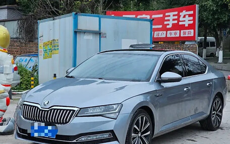 Skoda Superb III рестайлинг, 2023 год, 2 320 000 рублей, 1 фотография