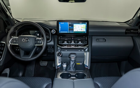 Toyota Land Cruiser, 2024 год, 14 800 000 рублей, 21 фотография