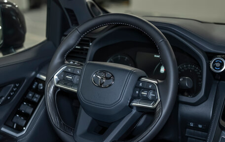 Toyota Land Cruiser, 2024 год, 14 800 000 рублей, 25 фотография