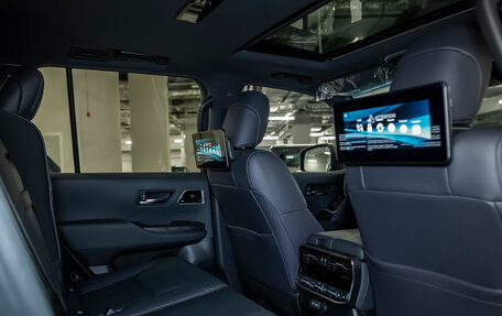 Toyota Land Cruiser, 2024 год, 14 800 000 рублей, 28 фотография
