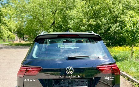 Volkswagen Tiguan II, 2023 год, 4 250 000 рублей, 6 фотография